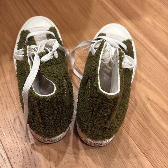 Converse - Picture 3 of 5